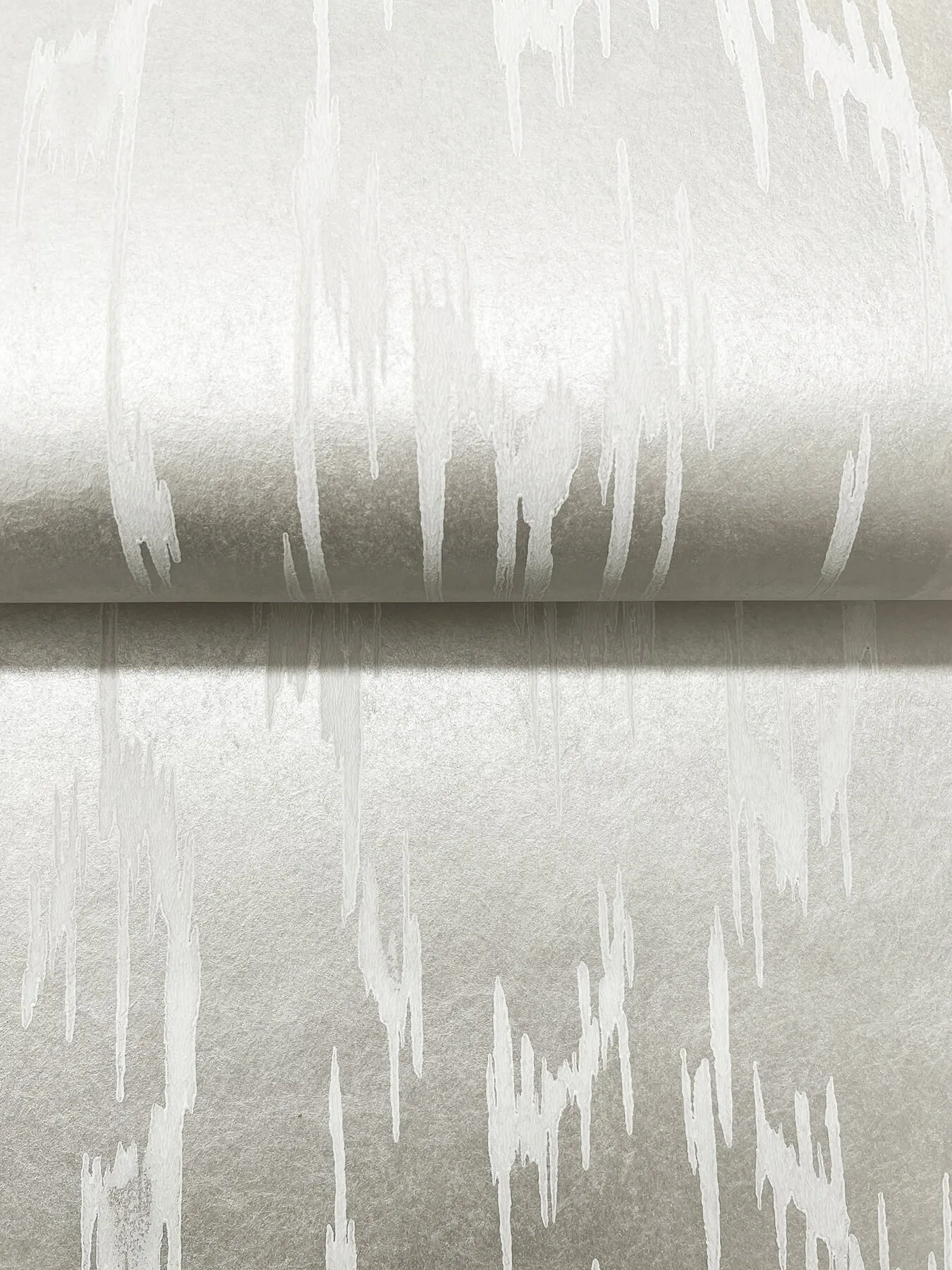 Candice Olson Flowing - Pearl Wallpaper | Buy Online Candice Olson Flowing wallpaper, color Pearl, SKU DF3366
