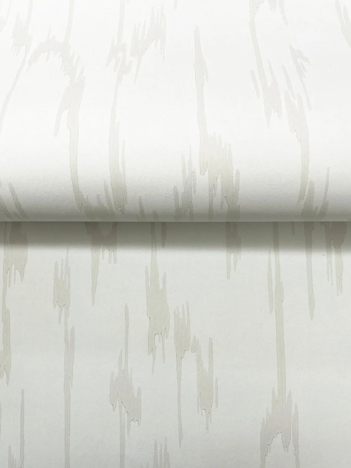 Candice Olson Flowing - White Wallpaper | Buy Online Candice Olson Flowing wallpaper, color White, SKU DF3365
