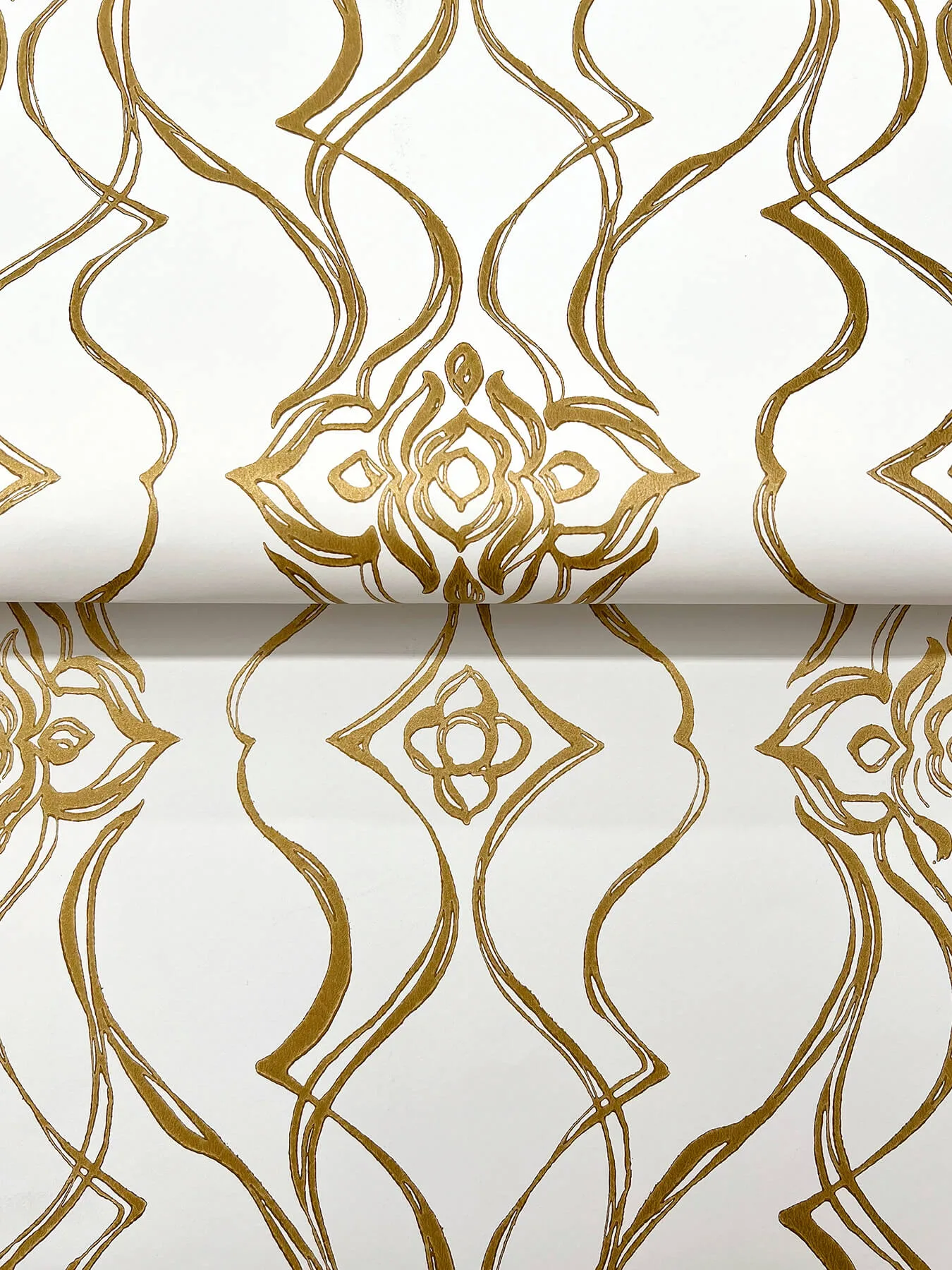 Candice Olson Pirouette - White & Gold Wallpaper | Buy Online Candice Olson Pirouette wallpaper, color White & Gold, SKU DF3372
