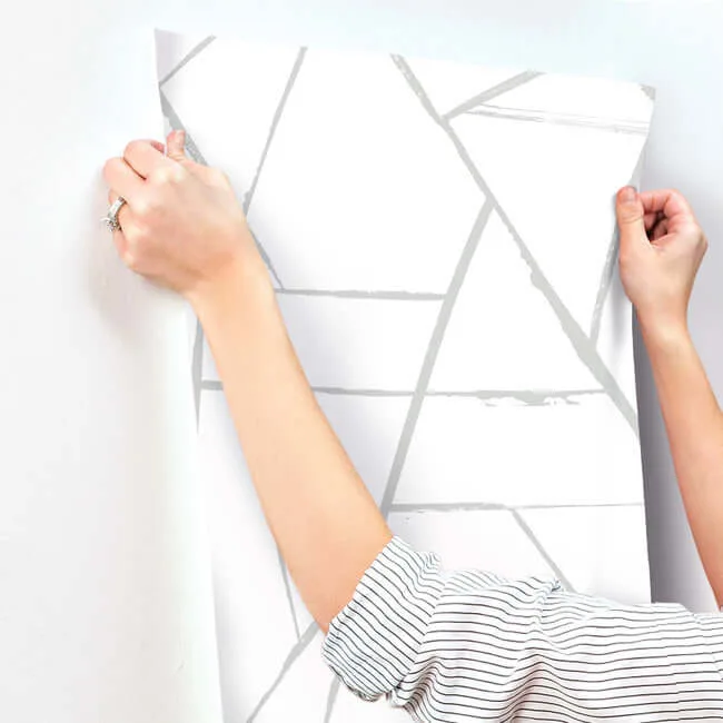 Carol Benson-Cobb Intersect wallpaper, color Silver Metallic, SKU CC1296