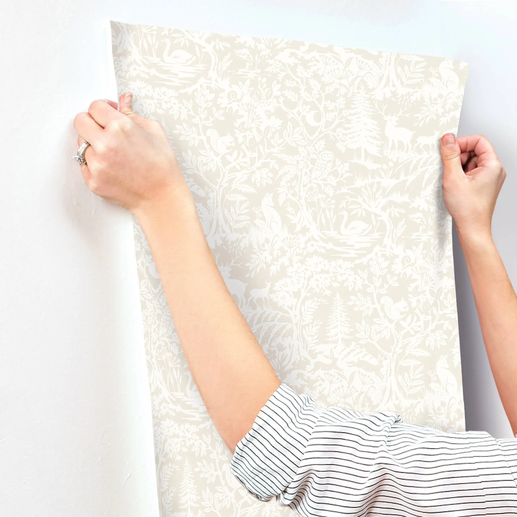 Chesapeake Alrick - Dove Wallpaper | Buy Online Chesapeake Alrick wallpaper, color Dove, SKU 3125-72320