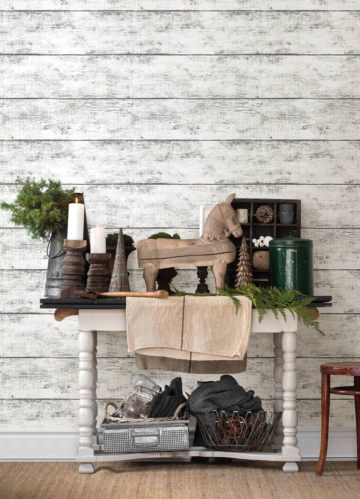 Chesapeake Cabin wallpaper, color White, SKU 3124-13971