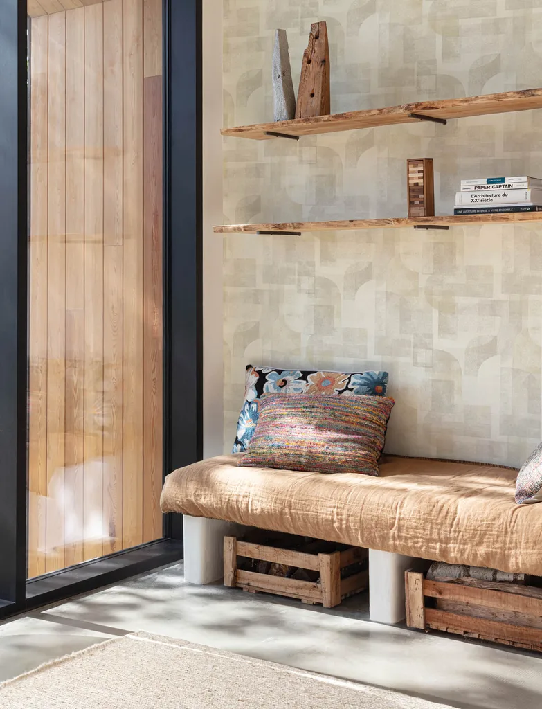Chesapeake Cassandra wallpaper, color Taupe, SKU 4191-83030