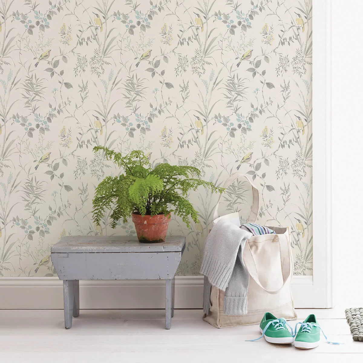 Chesapeake Imperial Garden wallpaper, color Grey, SKU 3123-24172