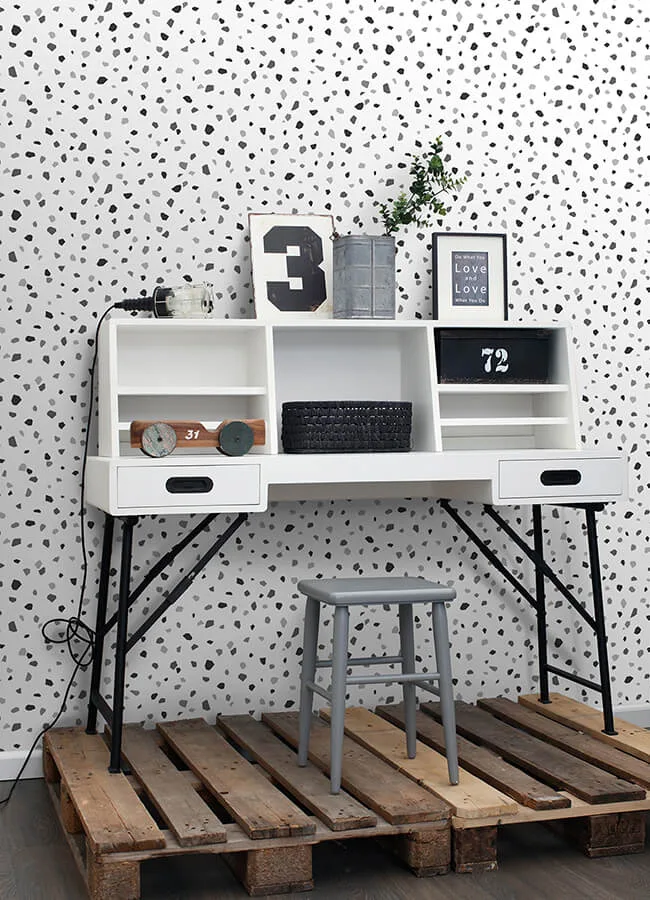 Chesapeake Ona - Charcoal Wallpaper | Buy Online Chesapeake Ona wallpaper, color Charcoal, SKU 4060-139034