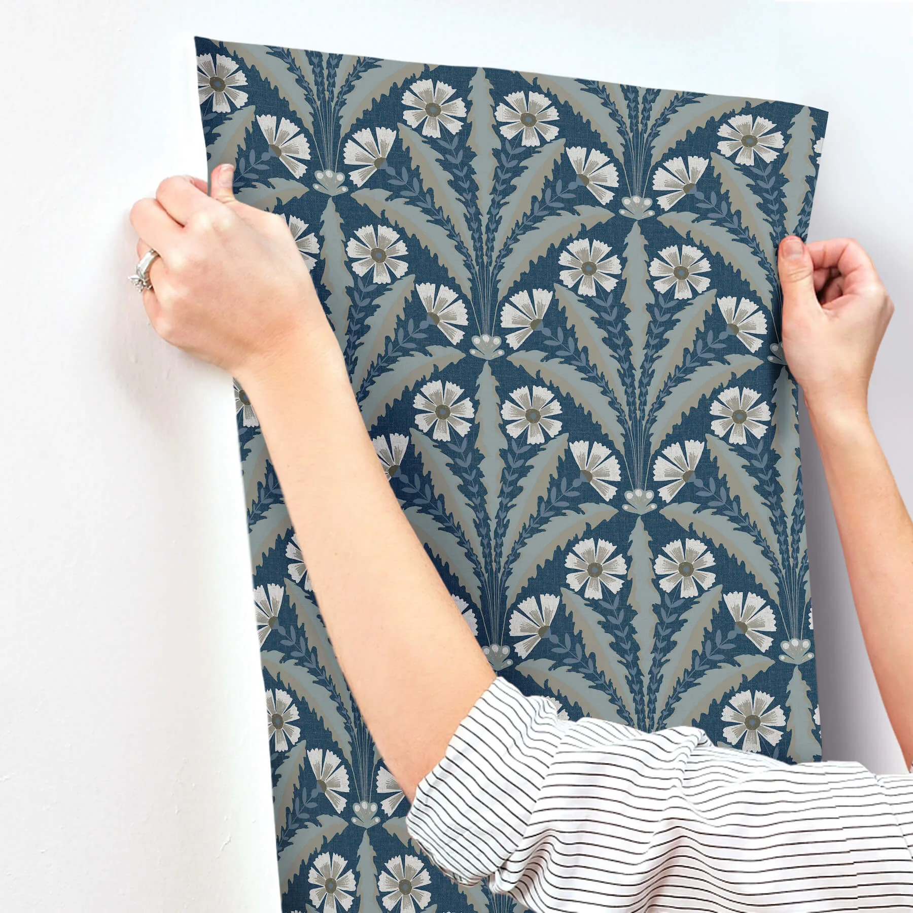 Chesapeake Tap Root wallpaper, color Dark Blue, SKU 4169-27600