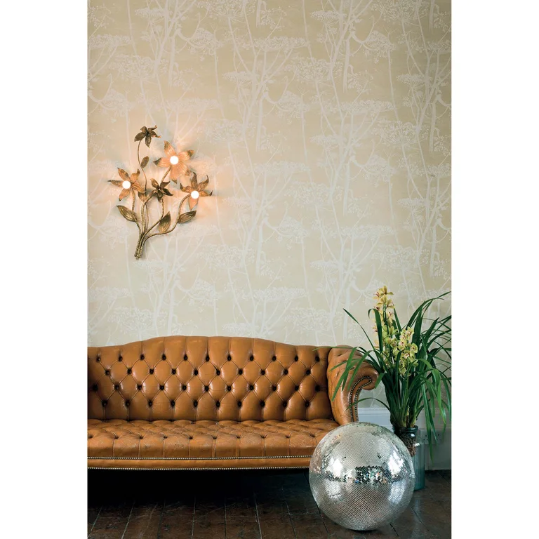 Cole & Son Cow Parsley in Straw/White (95/9053.CS.0)