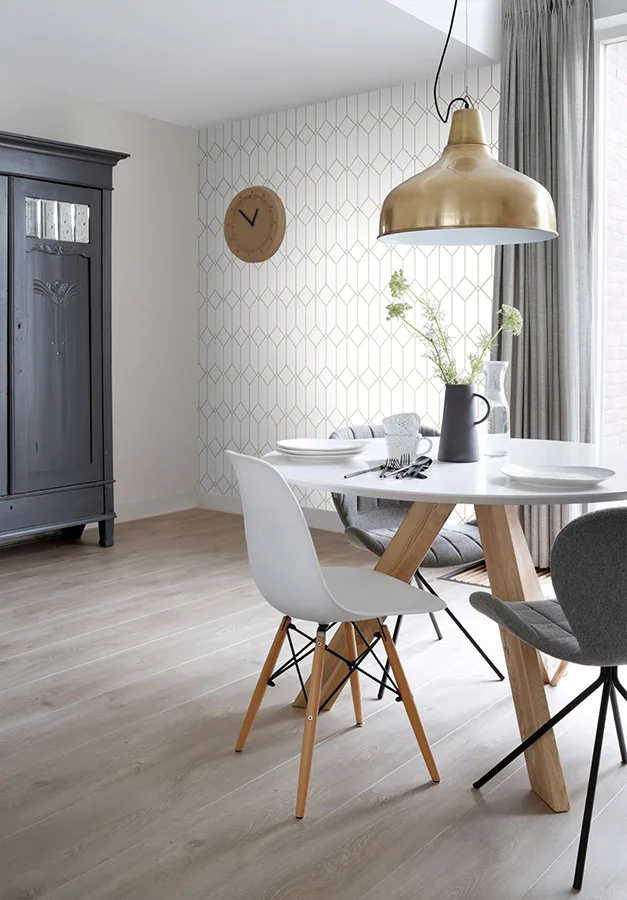 ESTA Home Trilliant - White Wallpaper | Buy Online ESTA Home Trilliant wallpaper, color White, SKU DD139223