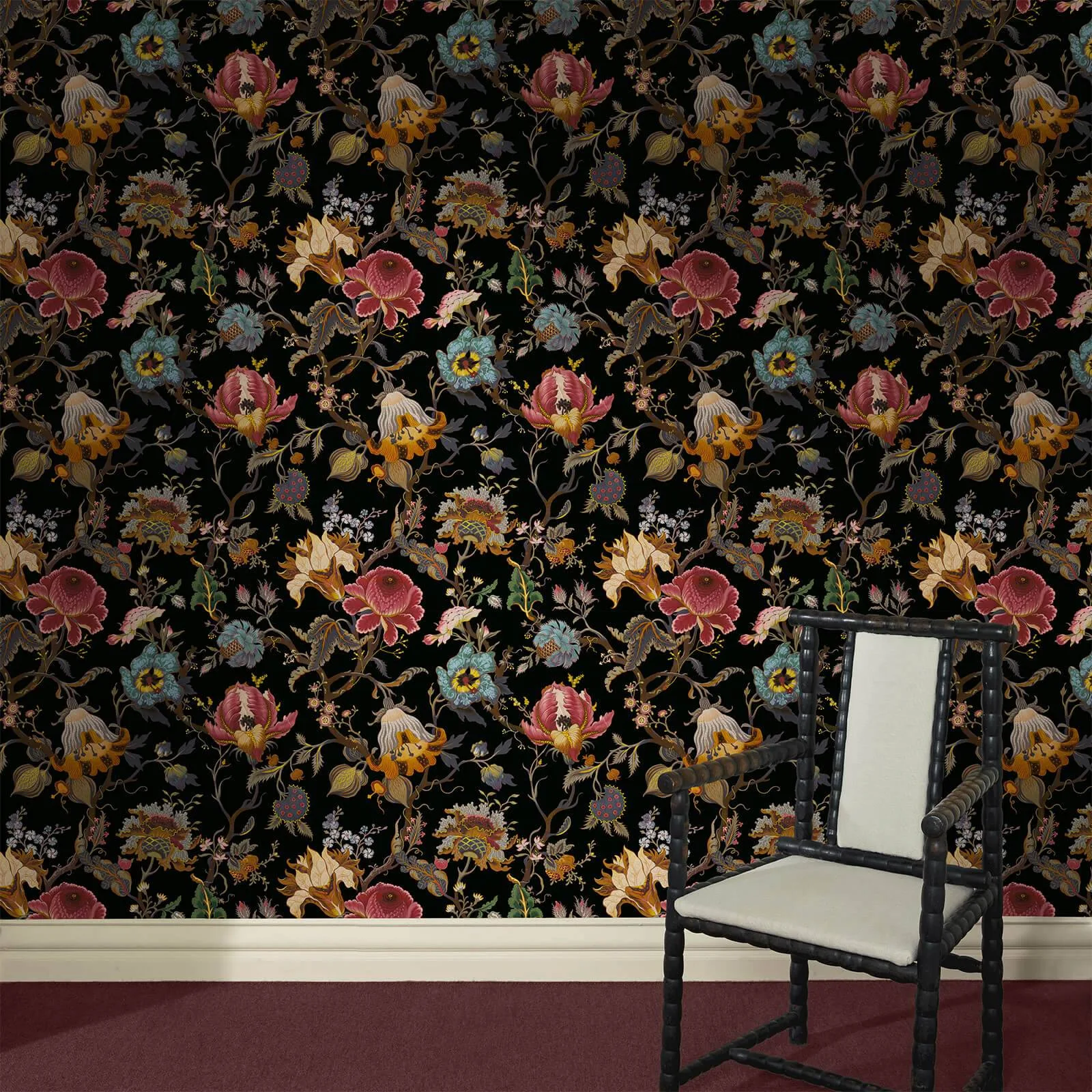 House of Hackney Artemis Climbing Walls Wallpaper in Black House of Hackney Artemis Climbing Walls wallpaper in Black, blooms and foliage in black