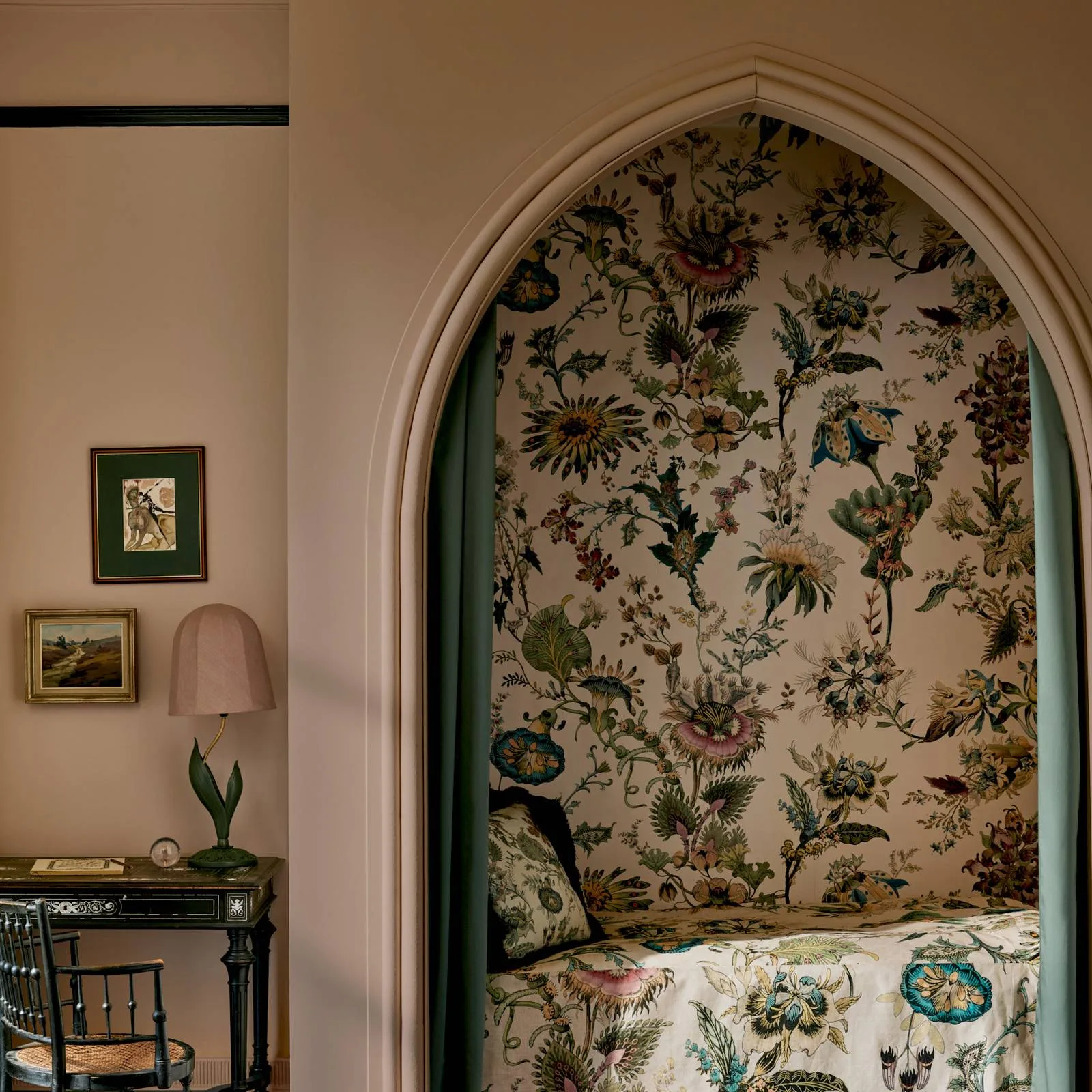 House of Hackney Flora Fantasia wallpaper in Ecru, blooms and foliage in ecru
