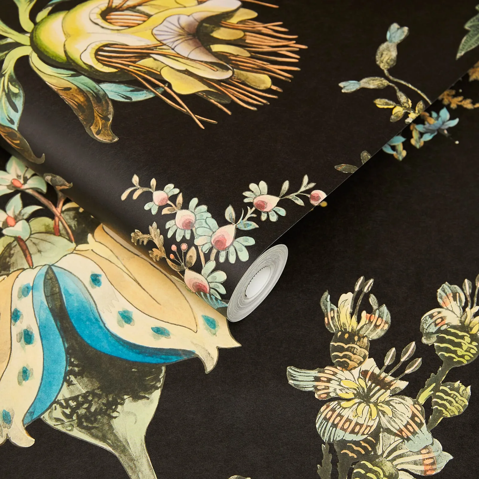 House of Hackney Flora Fantasia wallpaper in Noir, blooms and foliage in noir