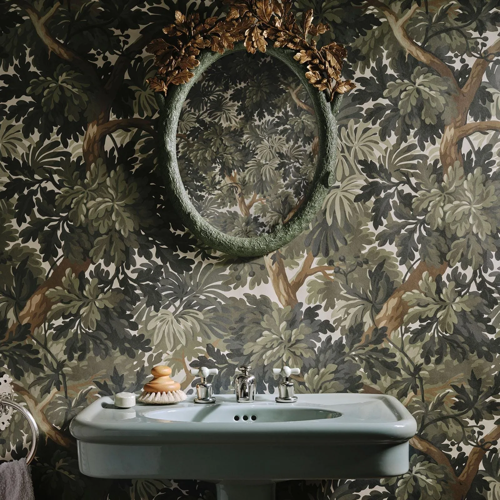House of Hackney Foris Magna Wallpaper in Verdure House of Hackney Foris Magna wallpaper in Verdure, foliage and trees in verdure