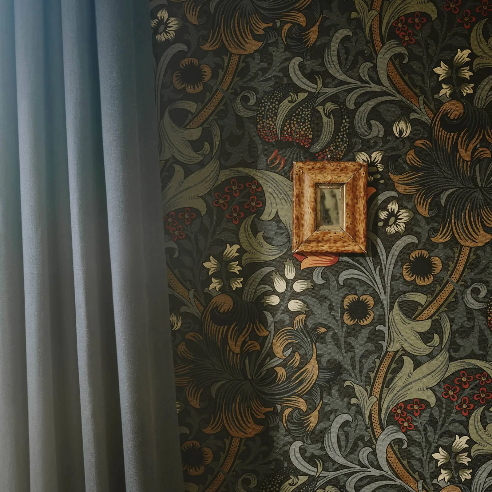 House of Hackney Golden Lily Wallpaper in Midnight House of Hackney Golden Lily wallpaper in Midnight, blooms and foliage in midnight