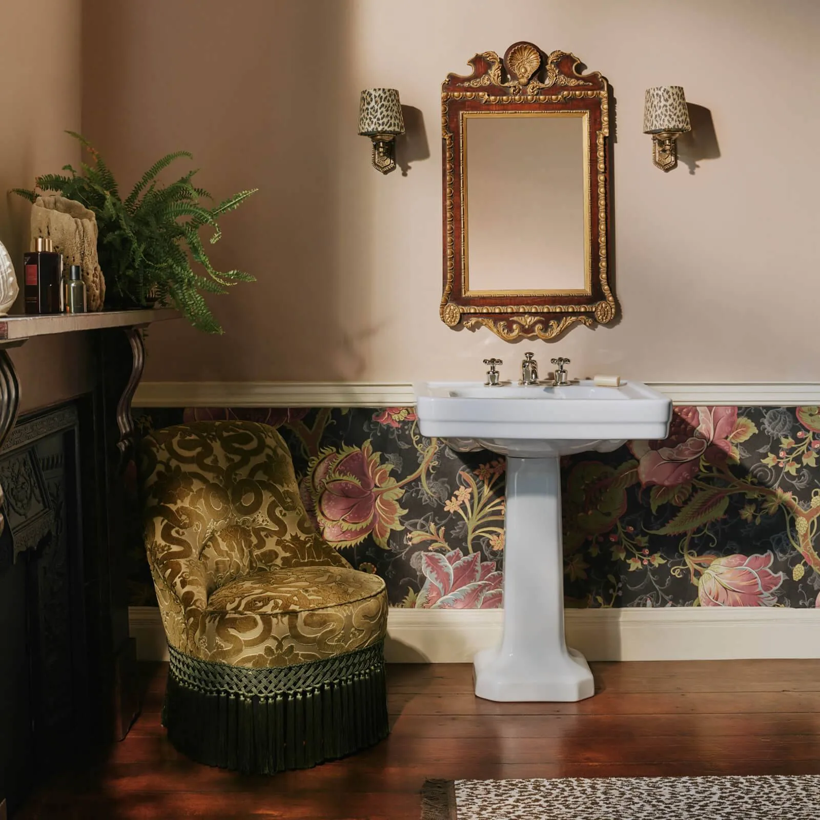 House of Hackney Meliora Wallpaper in Noir House of Hackney Meliora wallpaper in Noir, blooms and foliage in noir