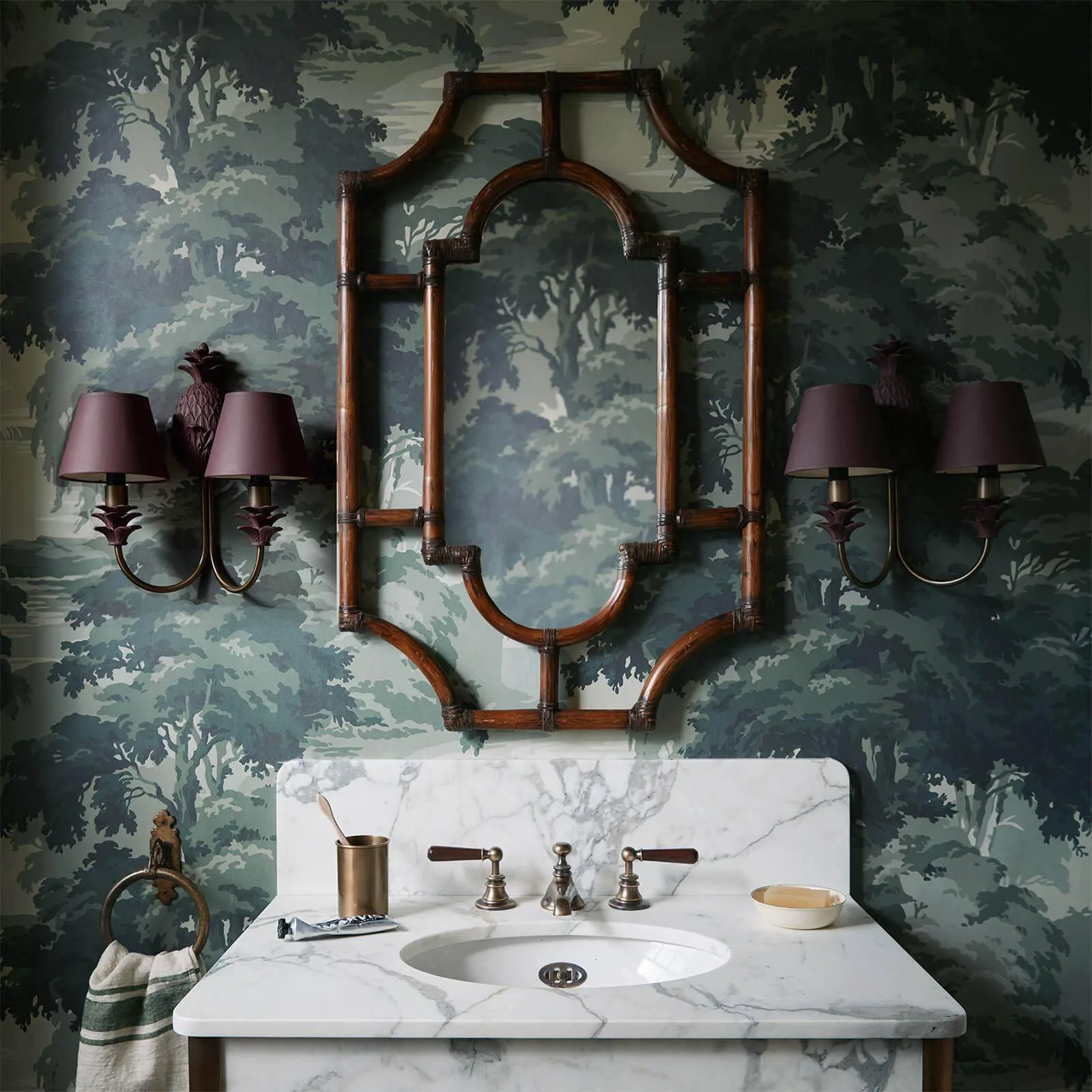 House of Hackney Reverie Wallpaper in Verde House of Hackney Reverie wallpaper in Verde, foliage and trees in verde