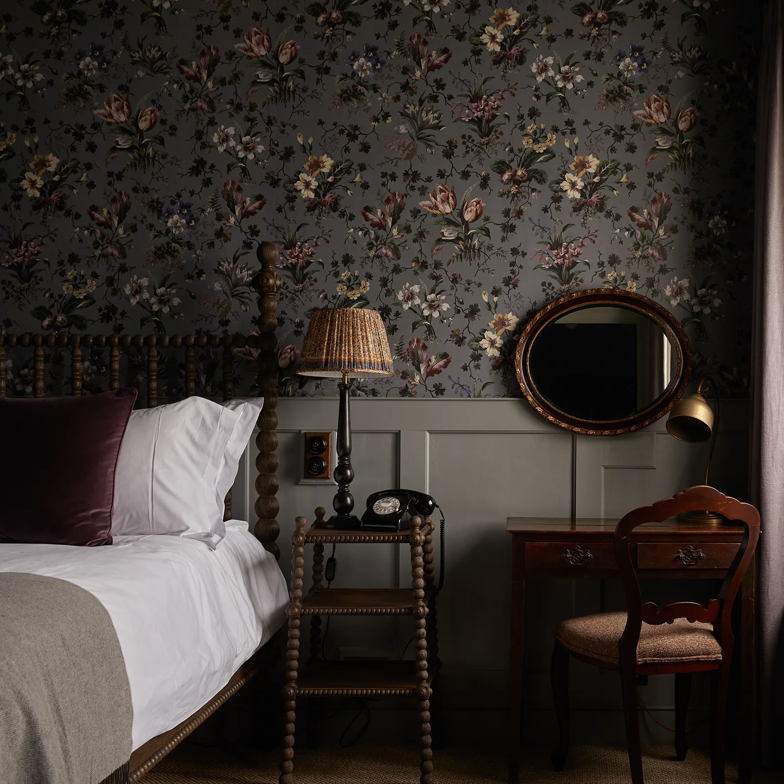 House of Hackney Tulipa Wallpaper in Grey House of Hackney Tulipa wallpaper in Grey, blooms and foliage in grey