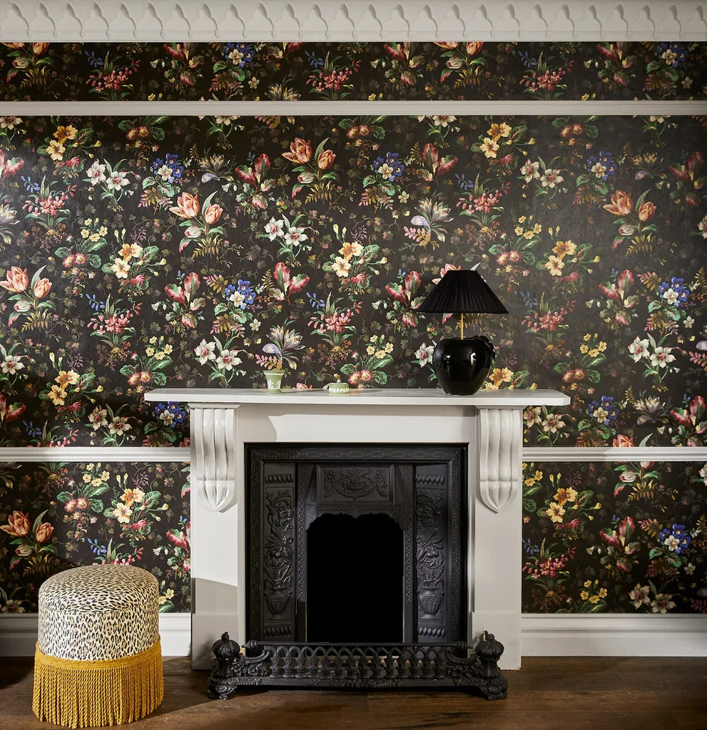 House of Hackney Tulipa wallpaper in Onyx, blooms and foliage in onyx
