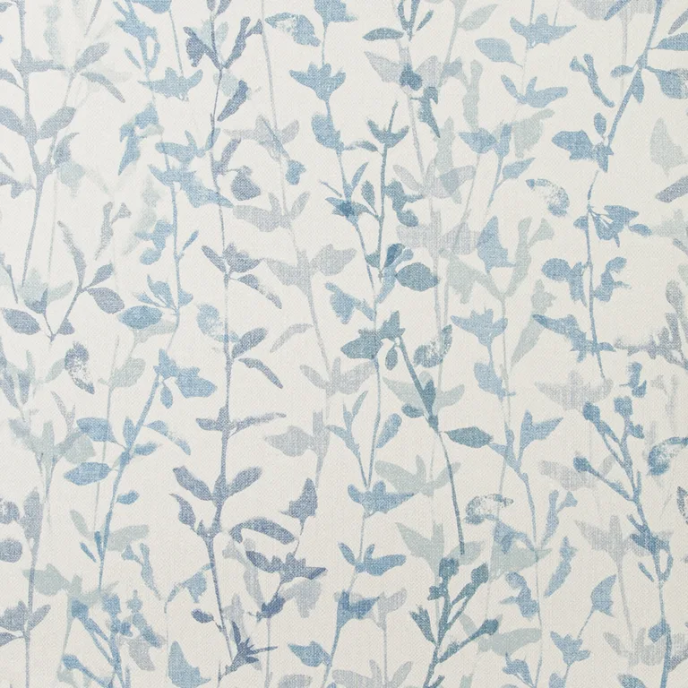Kravet Design W3610 in White & Blue (W3610.5.0)