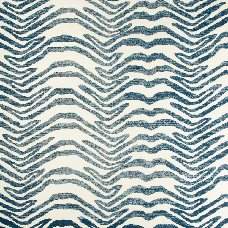 Lee Jofa Hendricks Paper in Indigo (P2017106.50.0)