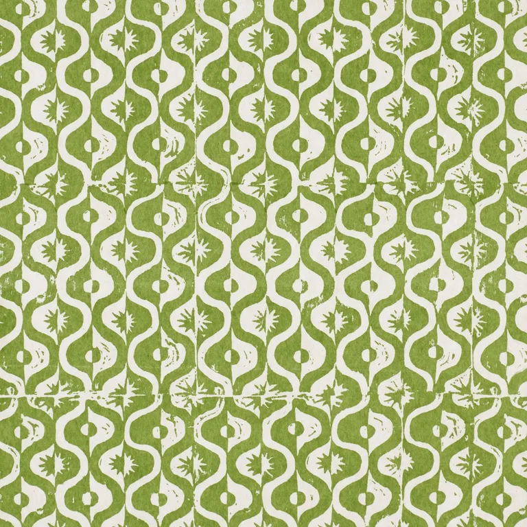 Lee Jofa Small Medallion in Fern (PBFC-3523.3.0)