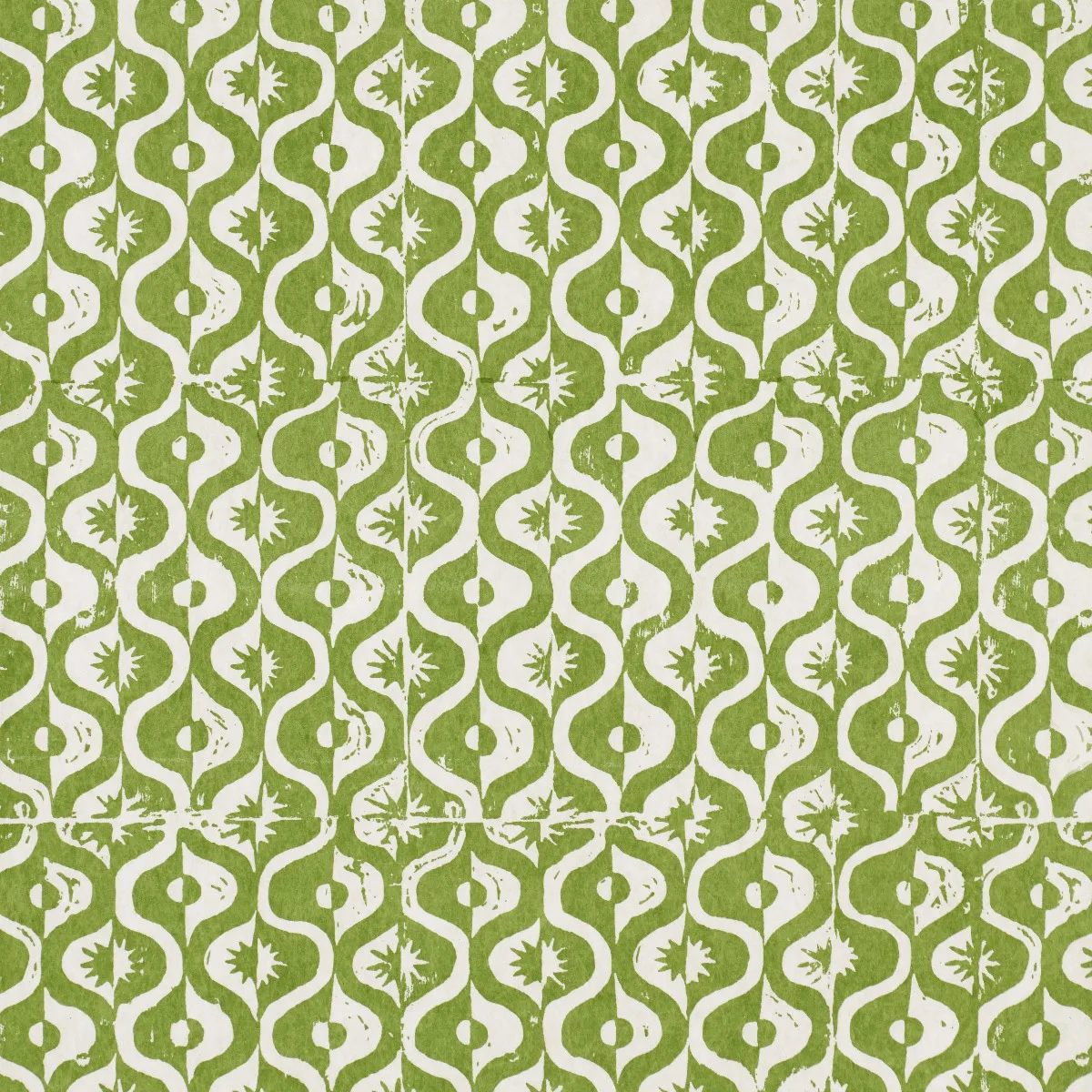 Lee Jofa Small Medallion in Fern (PBFC-3523.3.0)