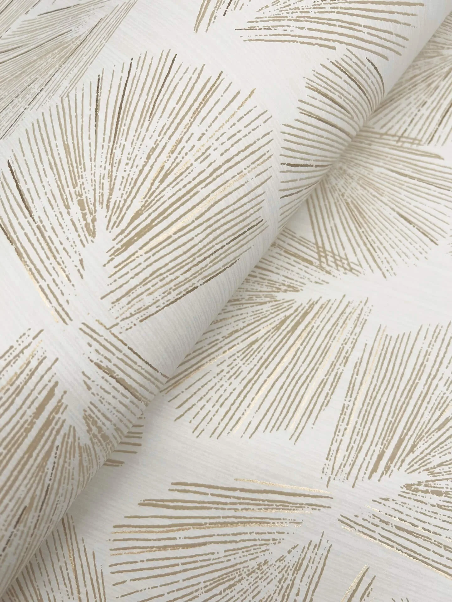 Lemieux et Cie Elora Leaf wallpaper, color Gold, SKU LM5353