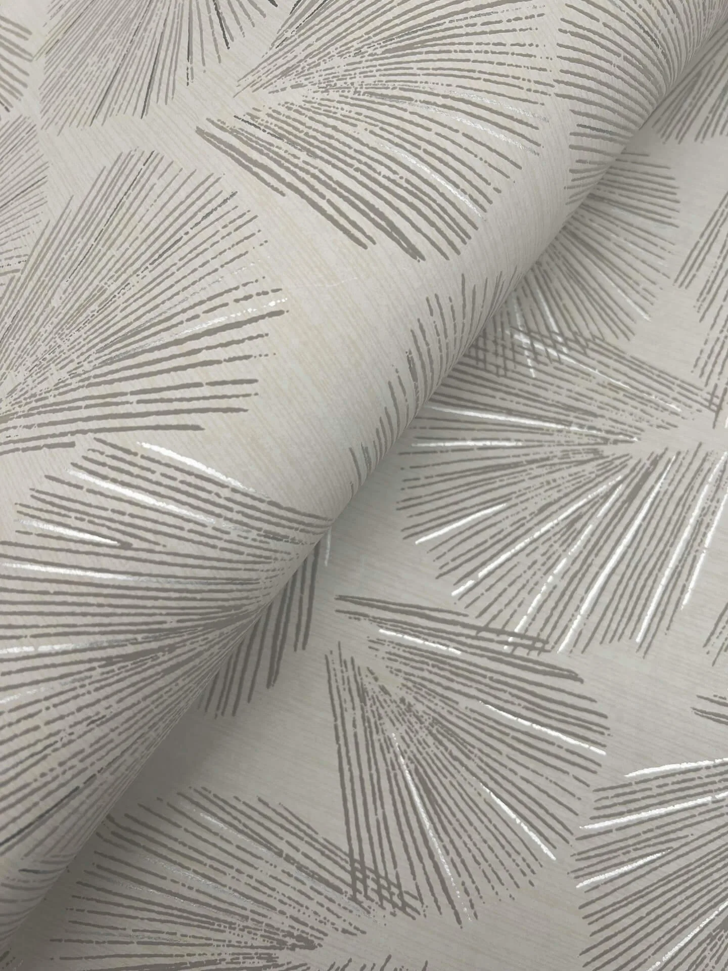 Lemieux et Cie Elora Leaf - Taupe Wallpaper | Buy Online Lemieux et Cie Elora Leaf wallpaper, color Taupe, SKU LM5354