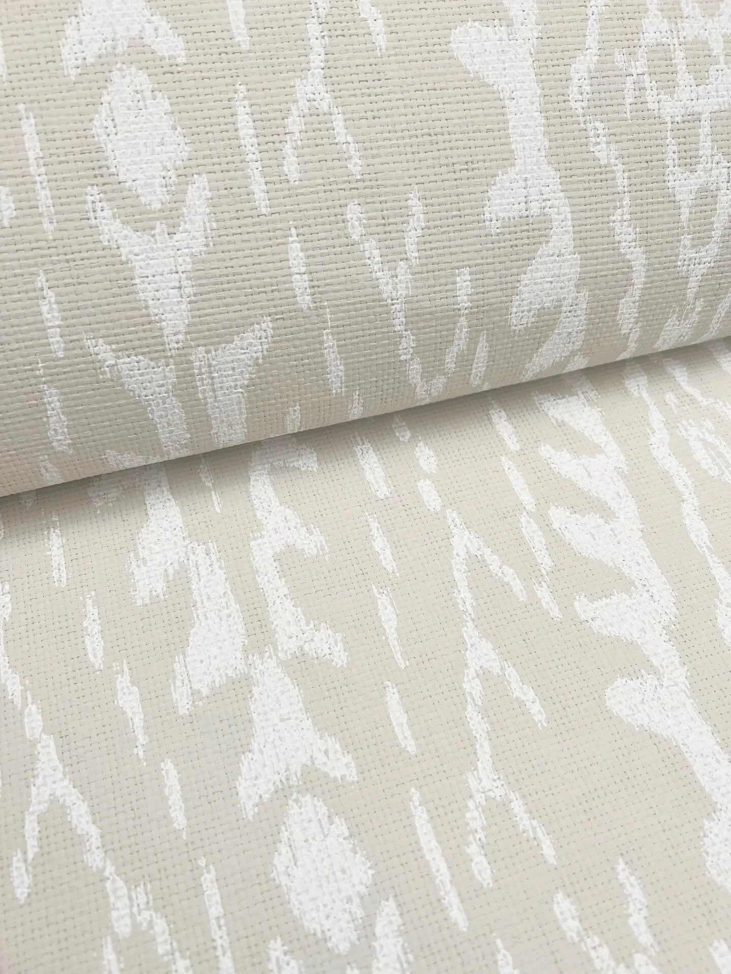 Lemieux et Cie Rousseau Paperweave - Linen Wallpaper | Buy Online Lemieux et Cie Rousseau Paperweave wallpaper, color Linen, SKU LM5343