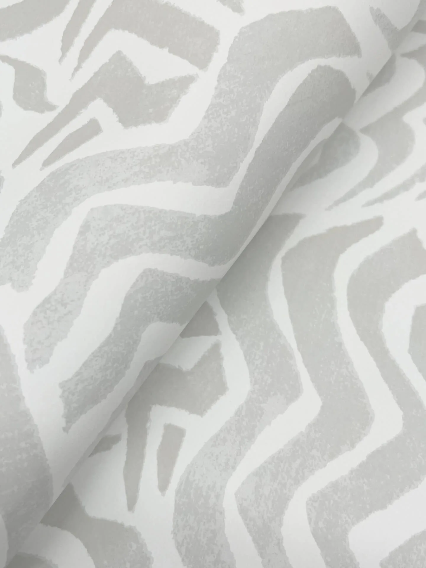Lemieux et Cie Zora Wave - Light Grey Wallpaper | Buy Online Lemieux et Cie Zora Wave wallpaper, color Light Grey, SKU LM5321