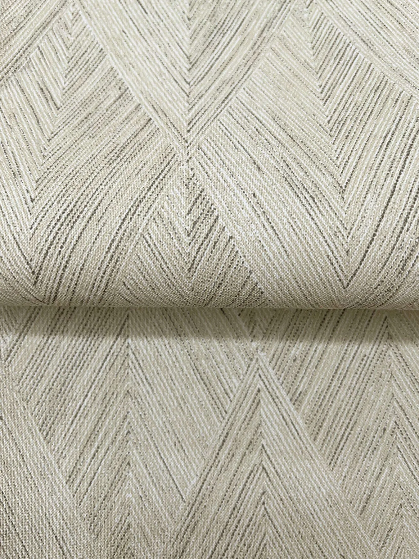 Magnolia Home Challenger - Nesting Wallpaper | Buy Online Magnolia Home Challenger wallpaper, color Nesting, SKU MJ4801N