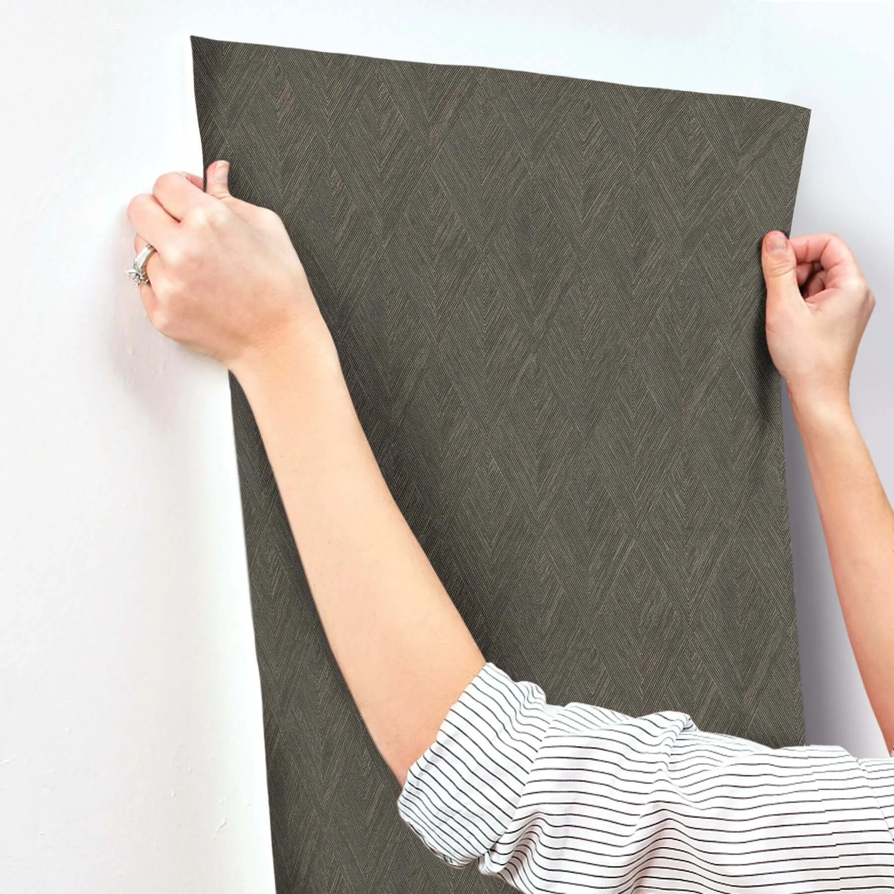 Magnolia Home Challenger wallpaper, color Shadow, SKU MJ4802N
