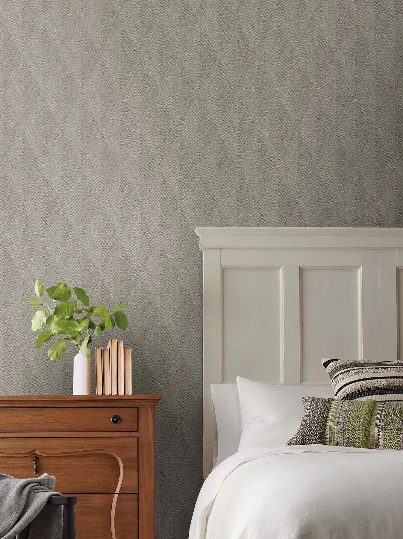 Magnolia Home Challenger wallpaper, color Mineral, SKU MJ4804N