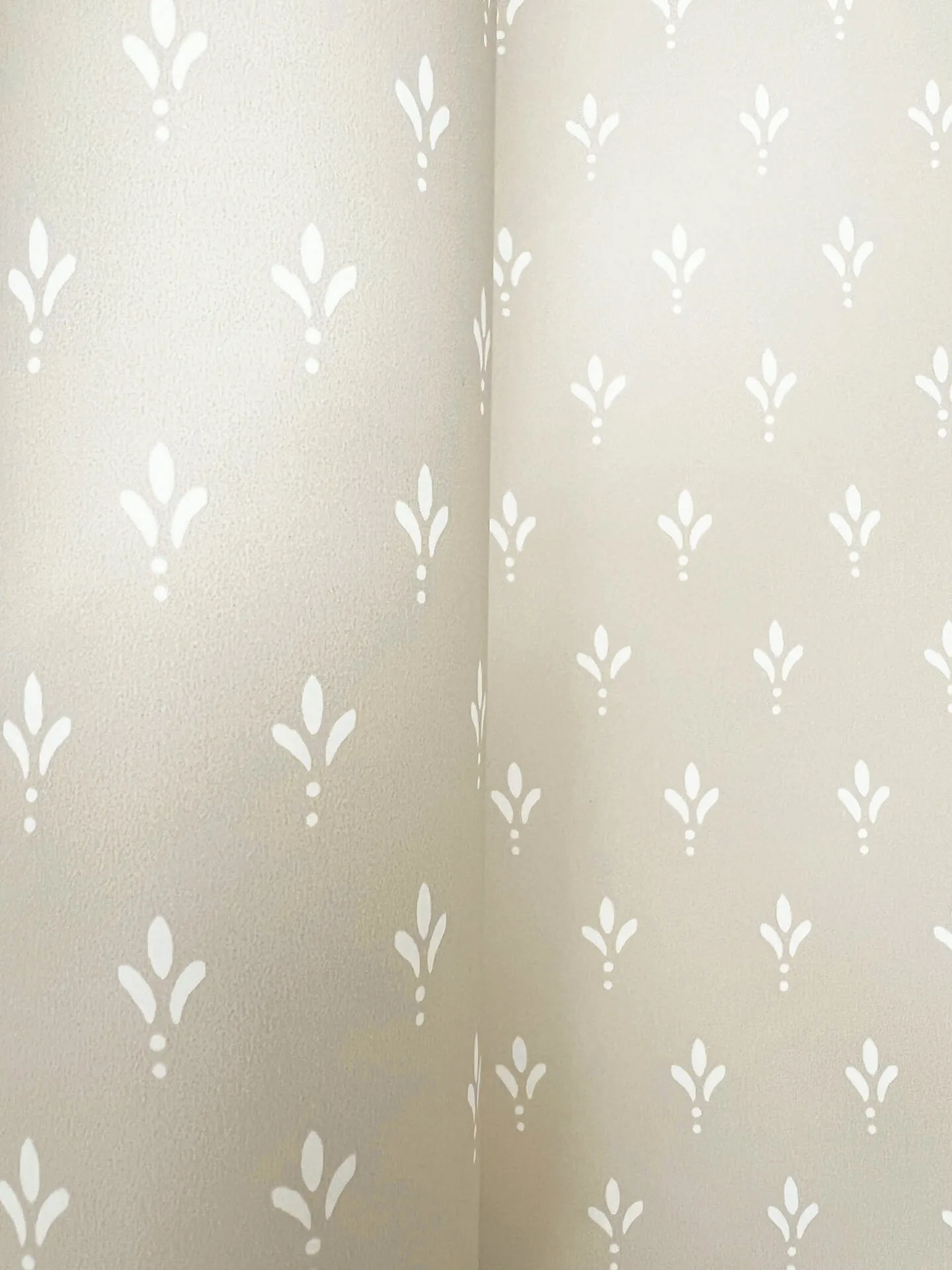 Magnolia Home Charm wallpaper, color Grey, SKU MF4773