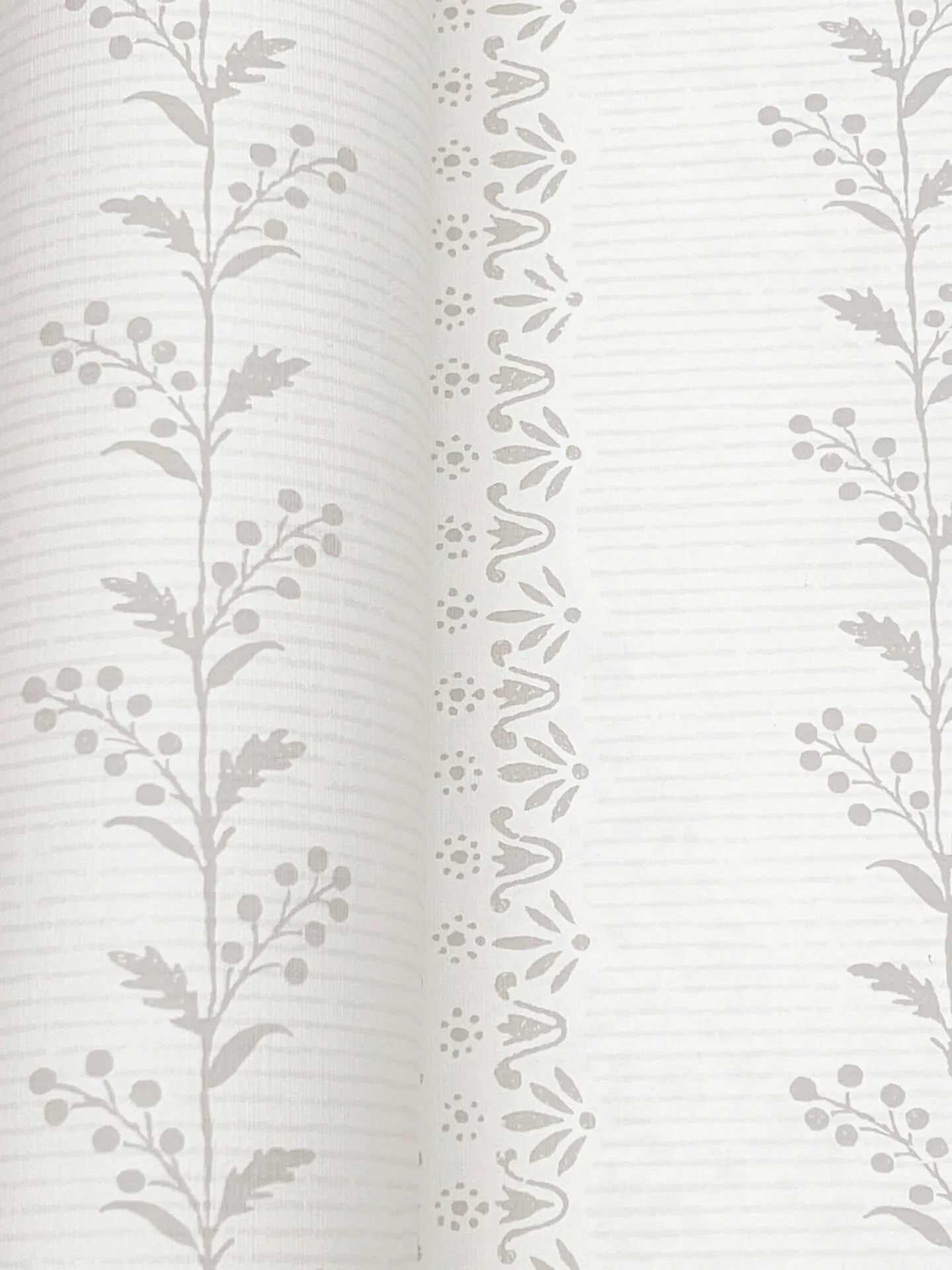 Magnolia Home Everleigh - Grey Wallpaper | Buy Online Magnolia Home Everleigh wallpaper, color Grey, SKU MF4765
