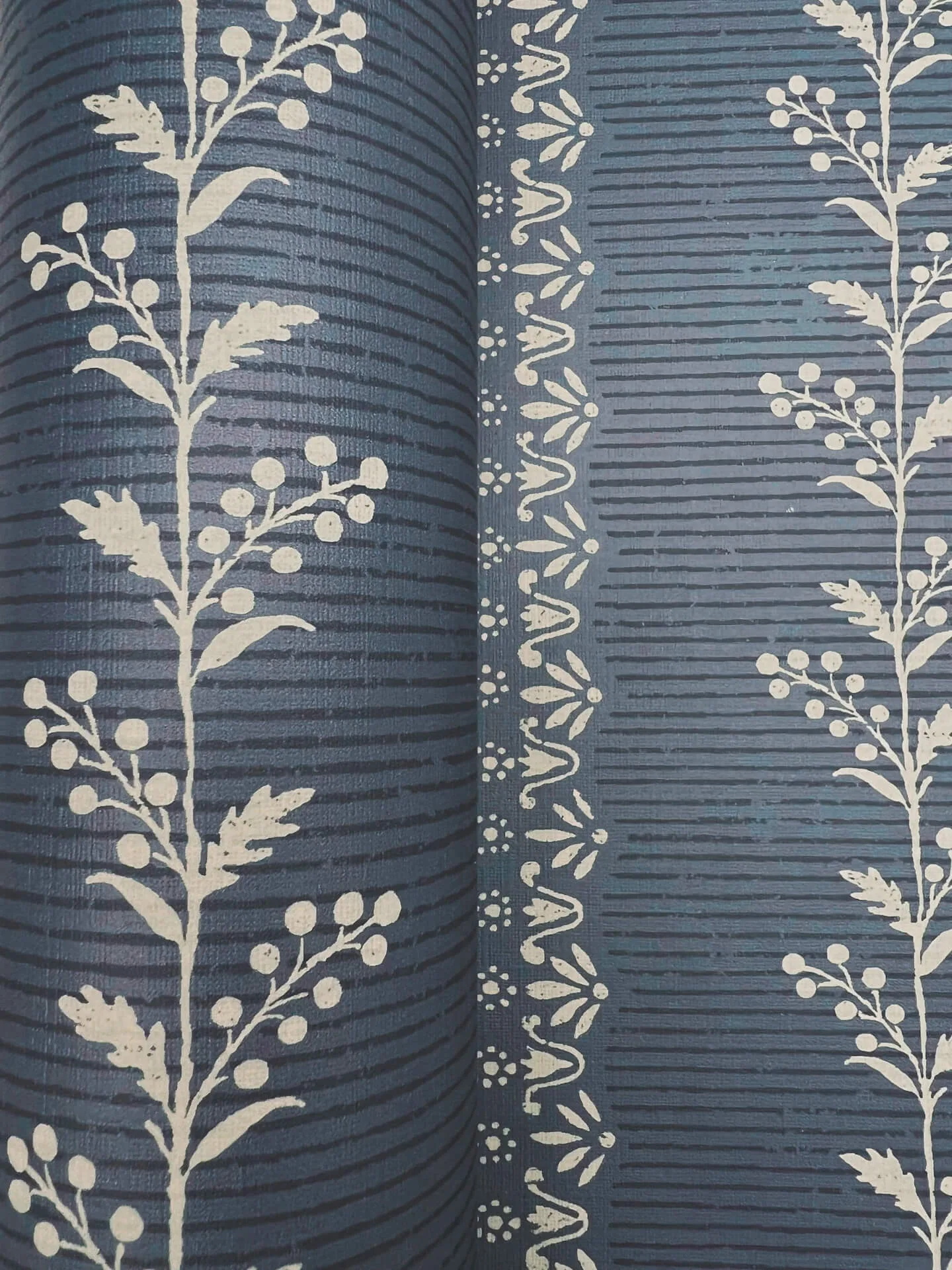 Magnolia Home Everleigh - Navy Wallpaper | Buy Online Magnolia Home Everleigh wallpaper, color Navy, SKU MF4766
