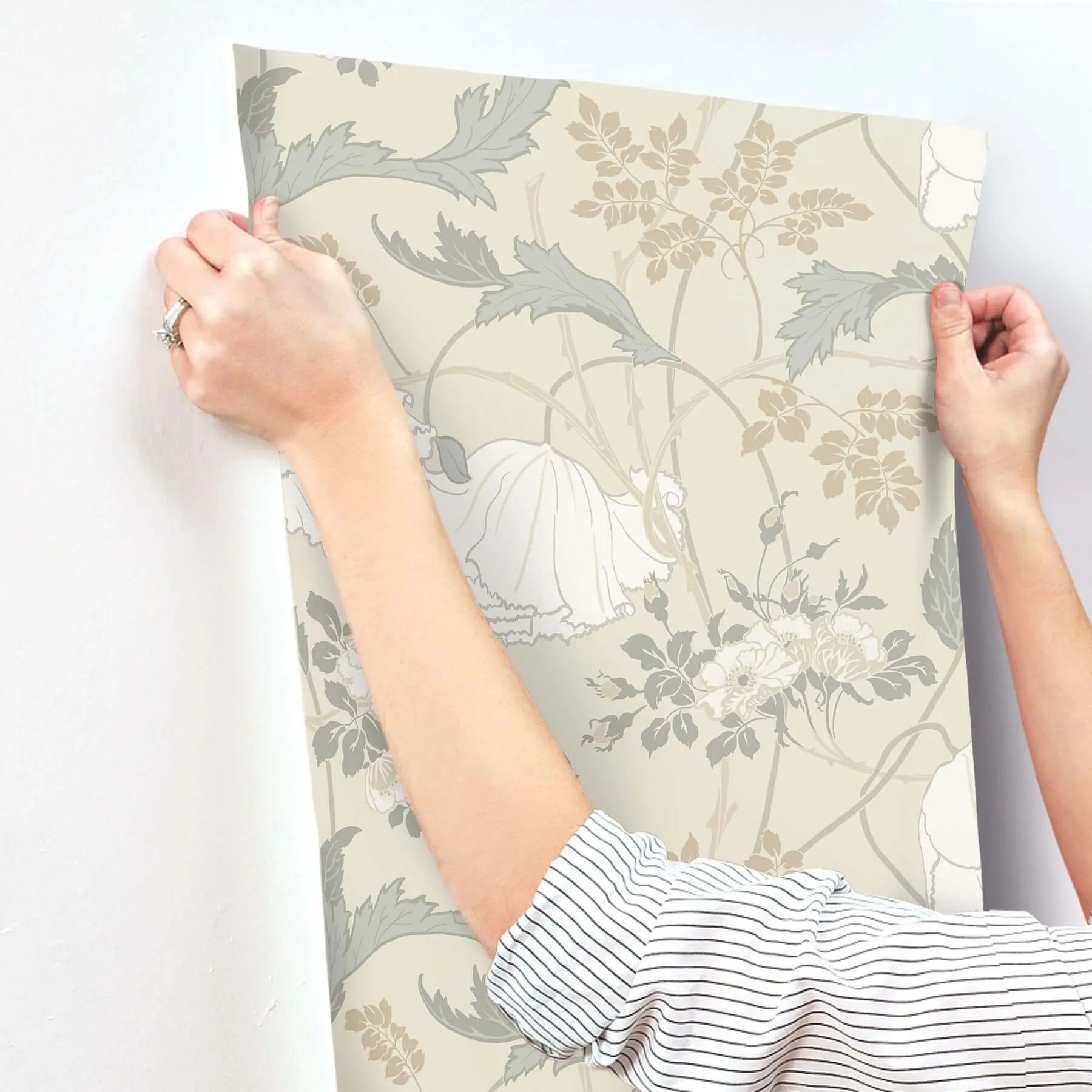 Magnolia Home Gwendolyn wallpaper, color Ivory & Grey, SKU MF4753