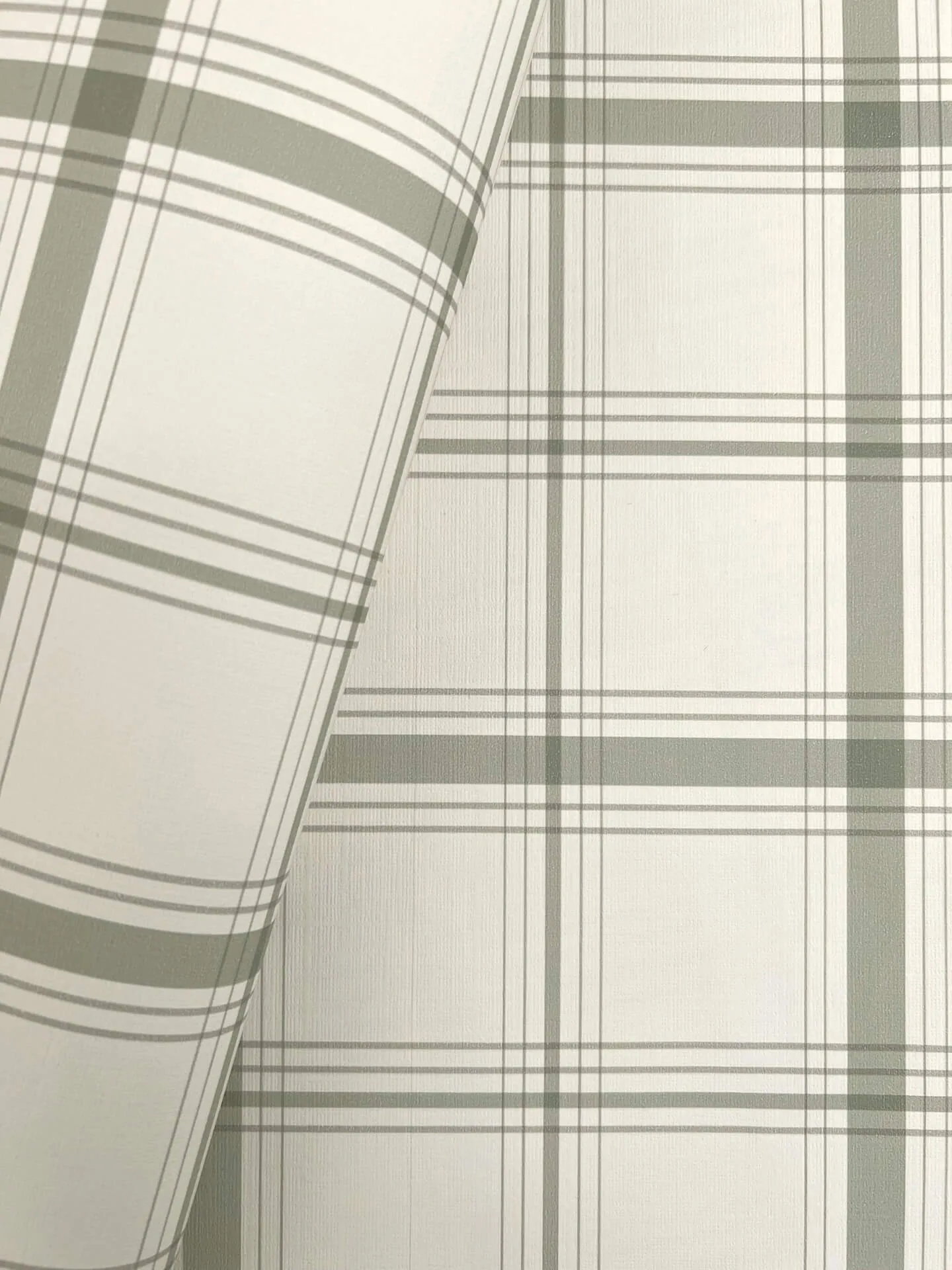Magnolia Home Hunter - Green Wallpaper | Buy Online Magnolia Home Hunter wallpaper, color Green, SKU MF4794