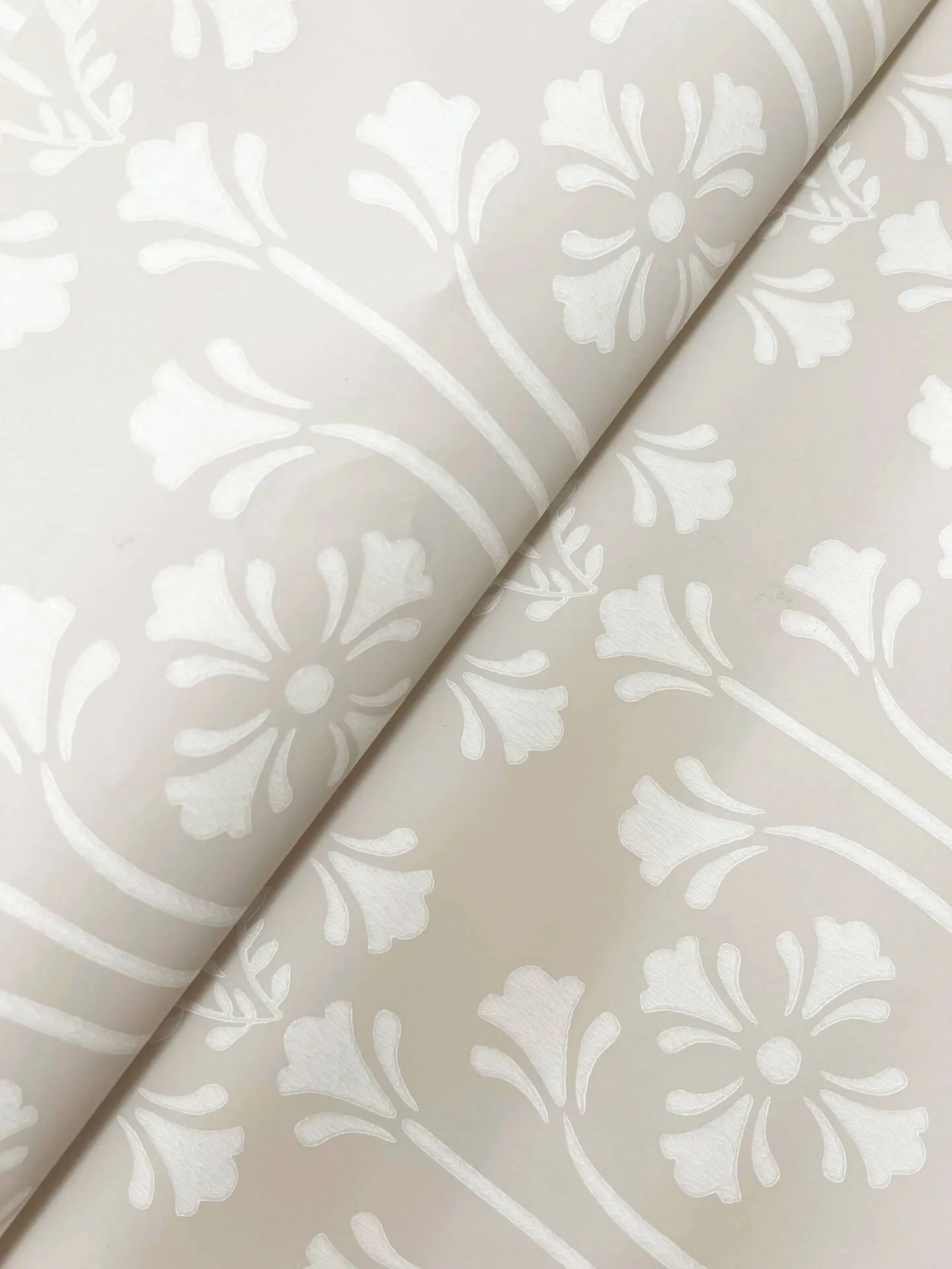 Magnolia Home Lydia - Ivory Wallpaper | Buy Online Magnolia Home Lydia wallpaper, color Ivory, SKU MF4804