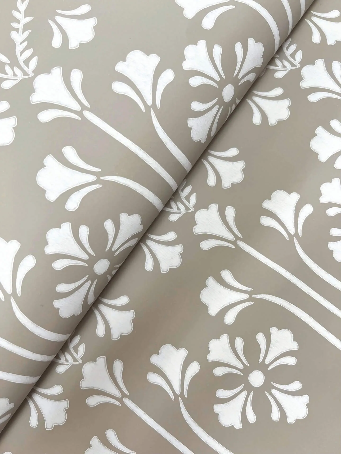 Magnolia Home Lydia - Taupe Wallpaper | Buy Online Magnolia Home Lydia wallpaper, color Taupe, SKU MF4805