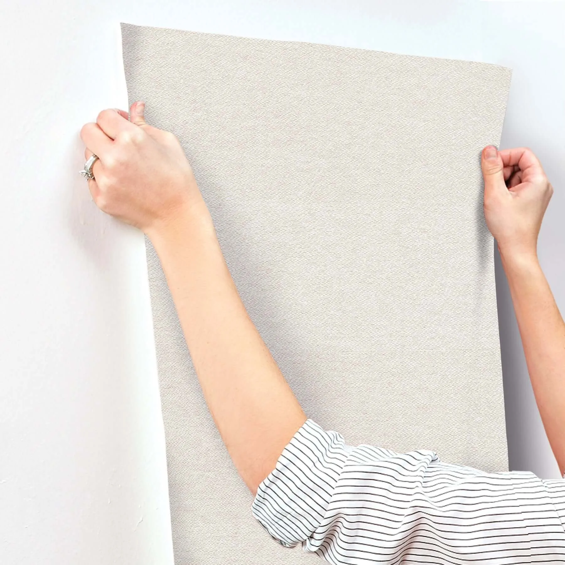 Magnolia Home Paper Yarn - White Wallpaper | Buy Online Magnolia Home Paper Yarn wallpaper, color White, SKU MF4703MH