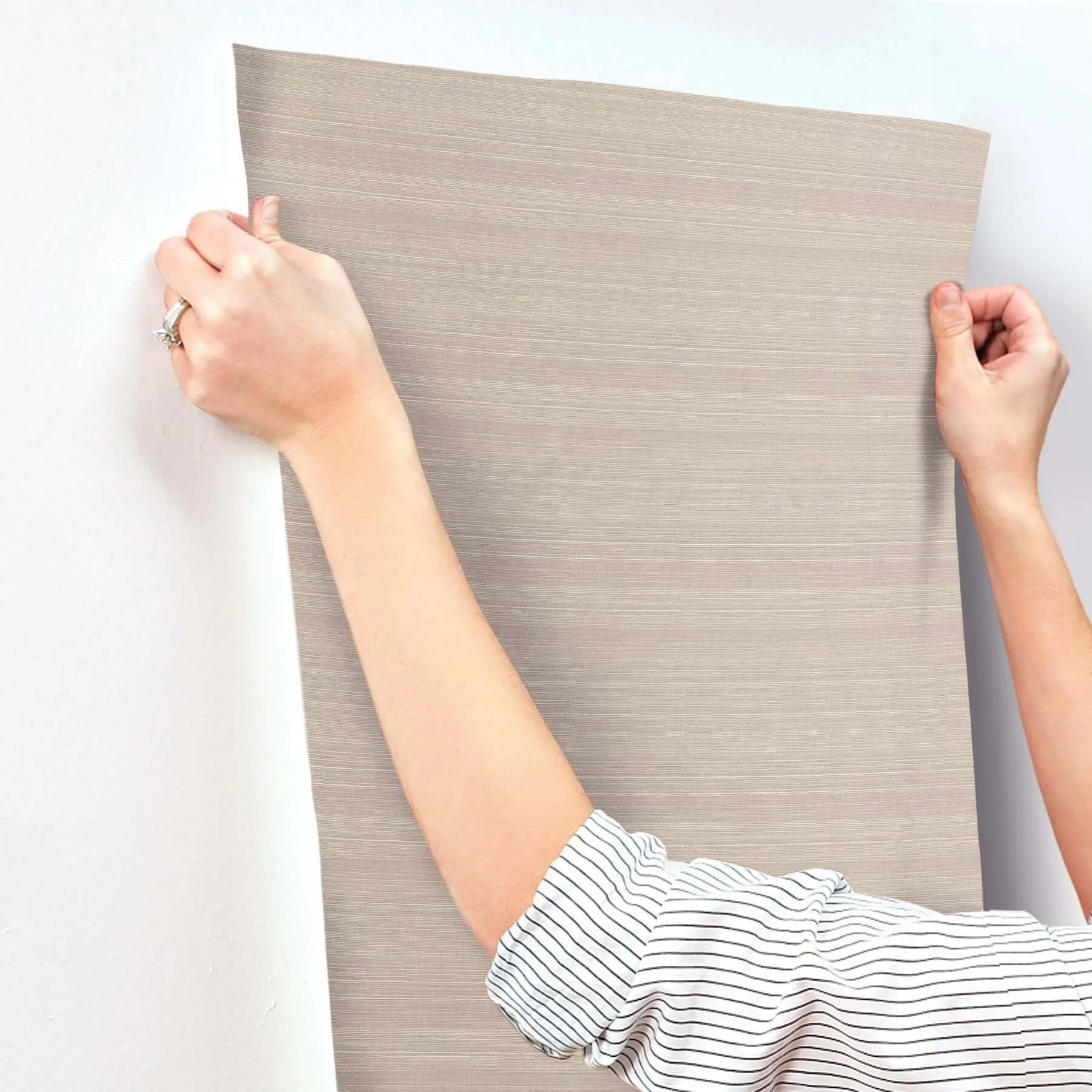 Magnolia Home Plain Grass - Beige Wallpaper | Buy Online Magnolia Home Plain Grass wallpaper, color Beige, SKU VG4406MH