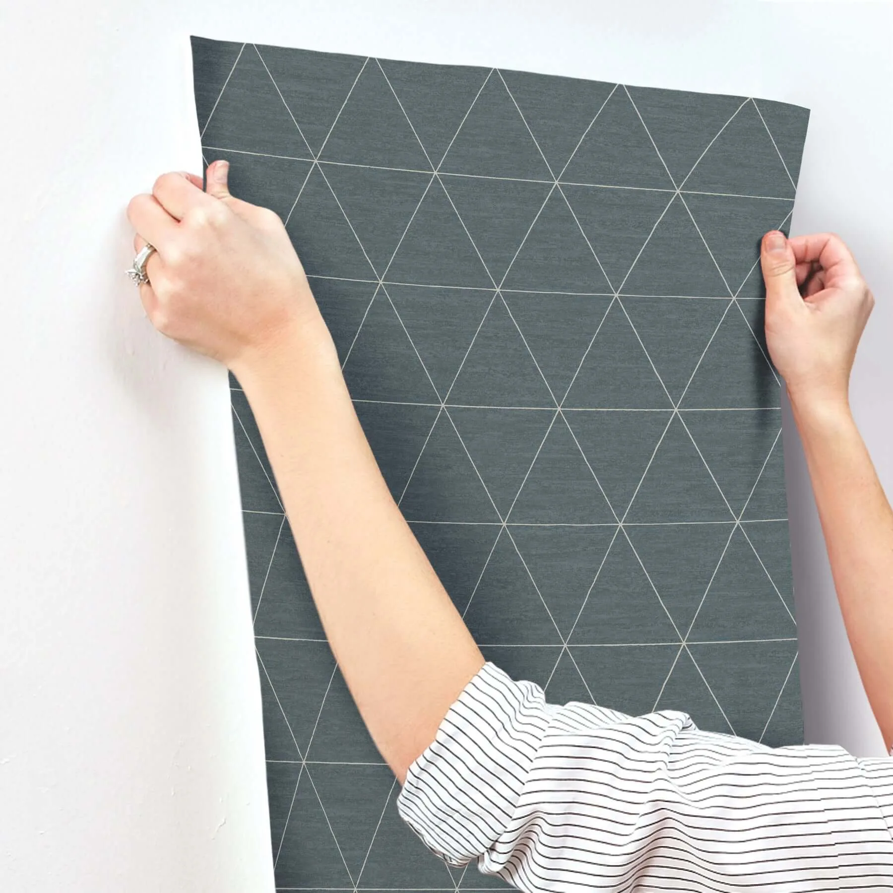 Magnolia Home Ridge wallpaper, color Dark Grey, SKU OM3611