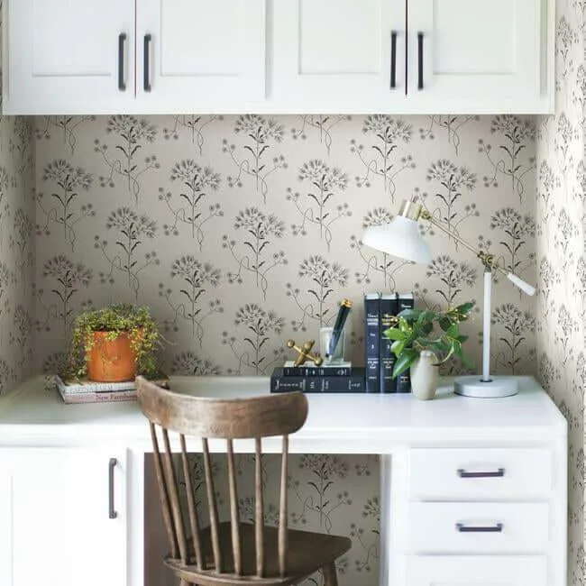 Magnolia Home Wildflower wallpaper, color Black & White, SKU ME1515
