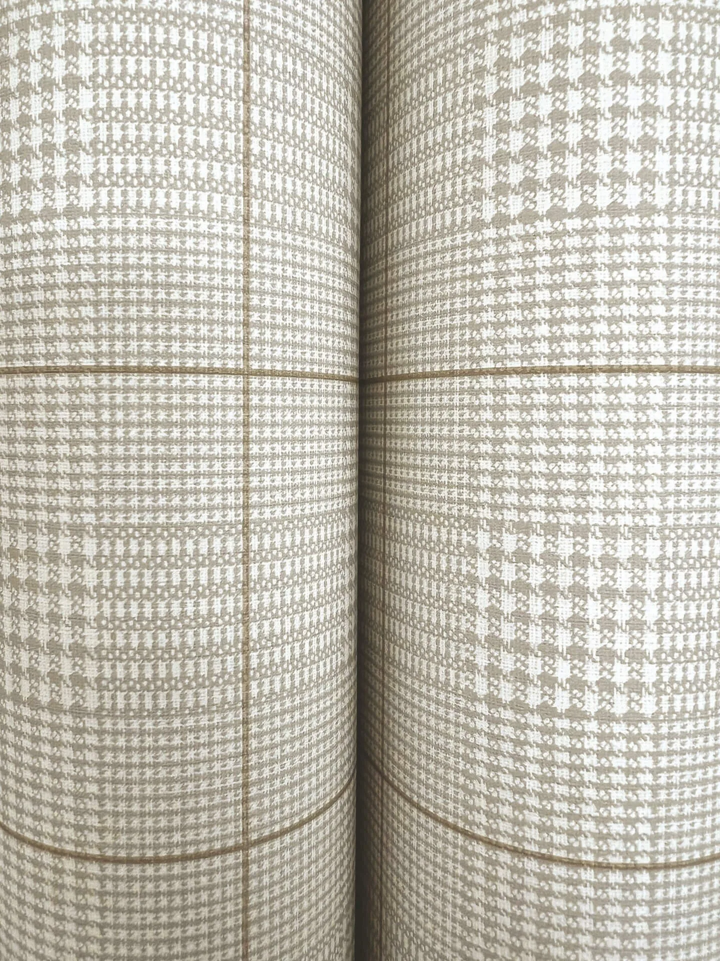 Magnolia Home Windsor - Ivory Wallpaper | Buy Online Magnolia Home Windsor wallpaper, color Ivory, SKU MF4782