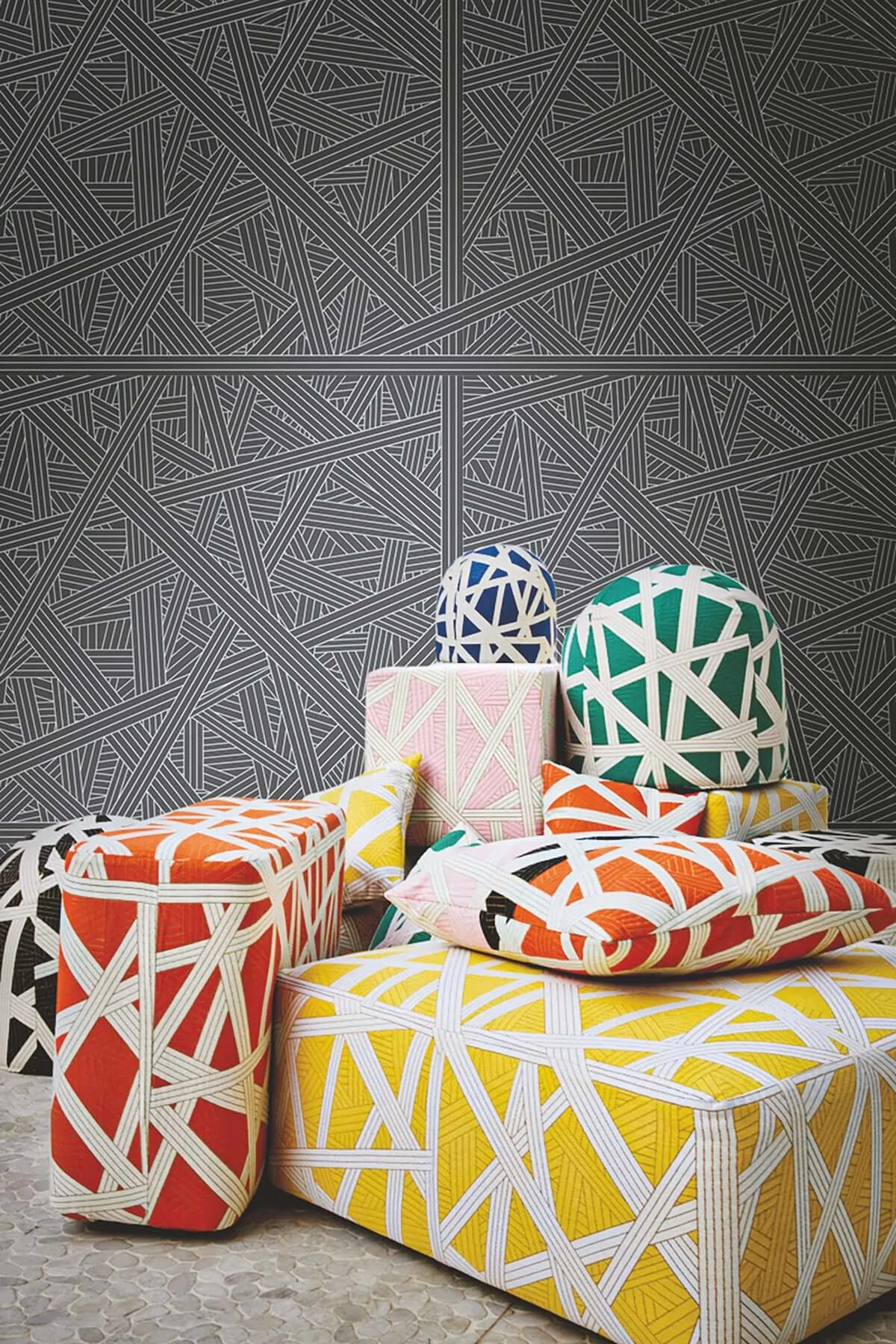 Missoni Nastri - Black Wallpaper | Buy Online Missoni Nastri wallpaper, color Black, SKU MI10564
