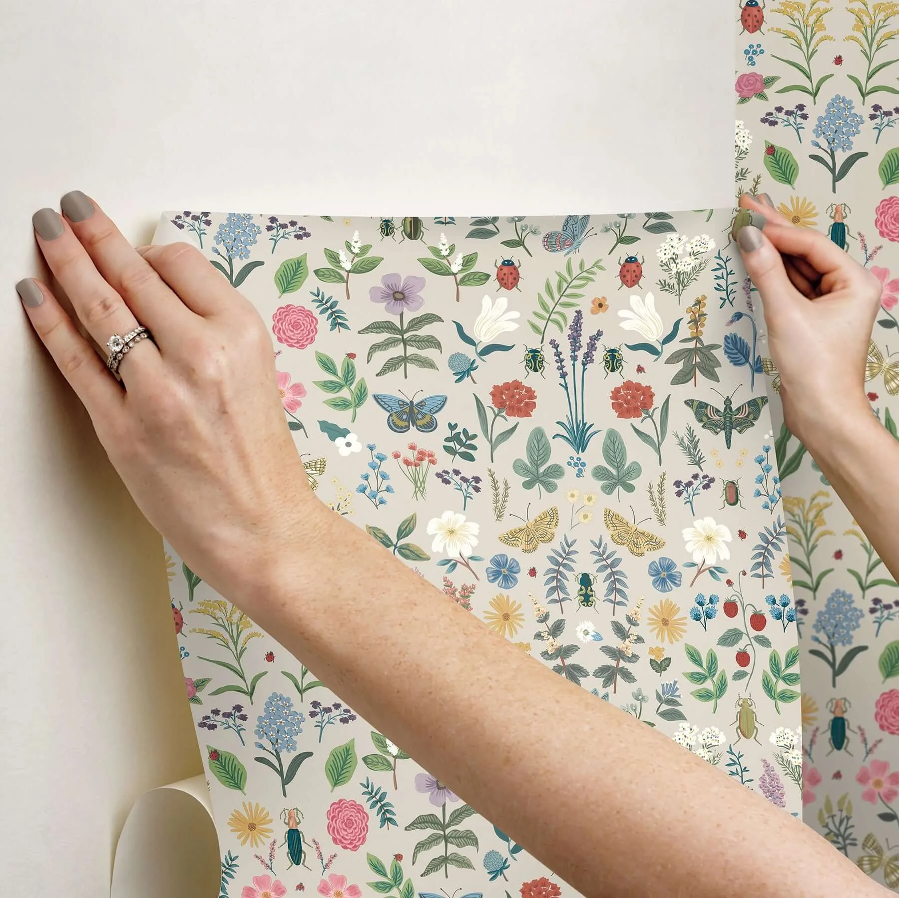 Rifle Paper Co. Curio wallpaper, color Linen, SKU PSW1541RL