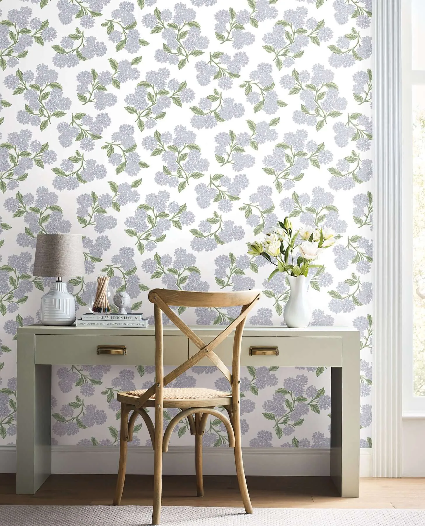 Rifle Paper Co. Hydrangea wallpaper, color Lilac & White, SKU PSW1621RL