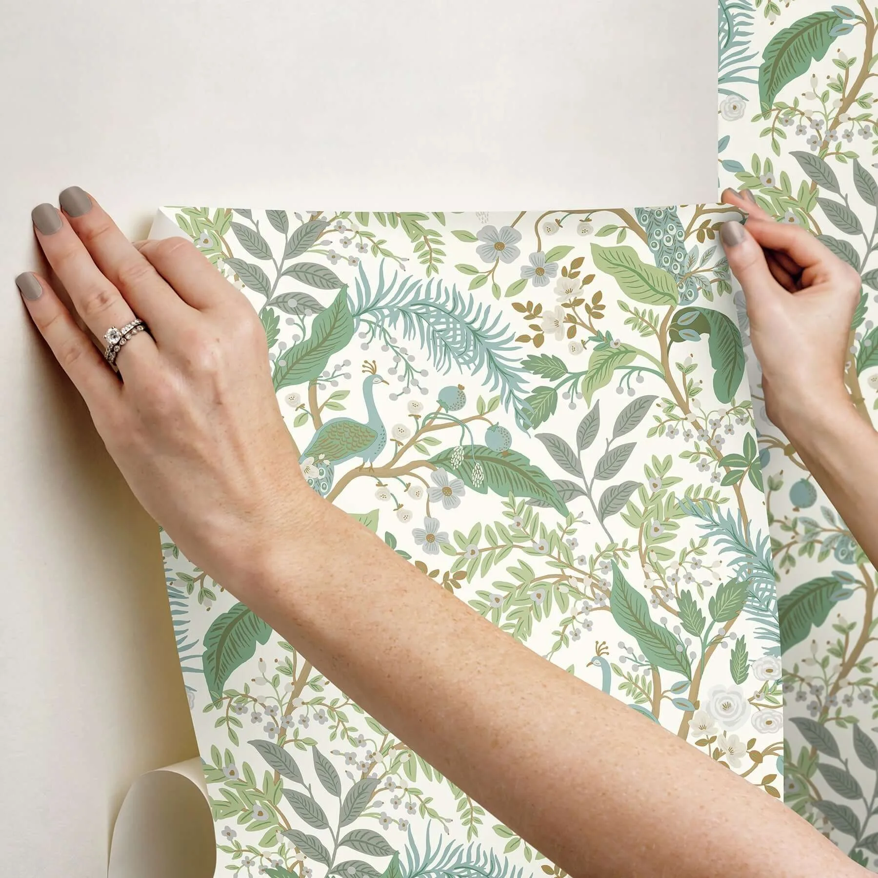 Rifle Paper Co. Peacock Garden wallpaper, color White, SKU PSW1539RL