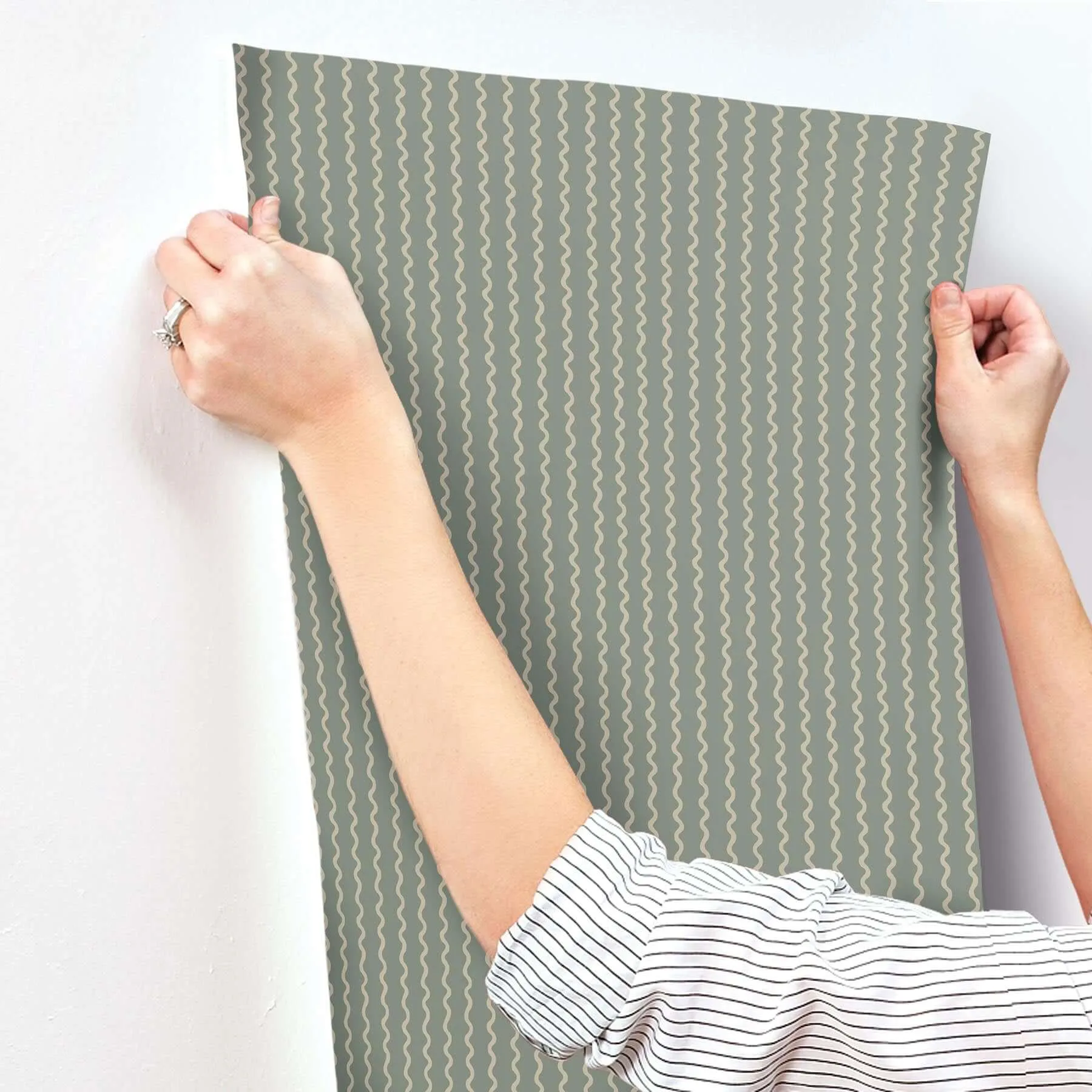 Rifle Paper Co. Rickrack wallpaper, color Moss, SKU RF7553