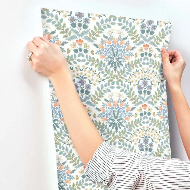 Rifle Paper Co. Bramble - White & Green Wallpaper | Buy Online Rifle Paper Co. Bramble wallpaper, color White & Green, SKU RP7319